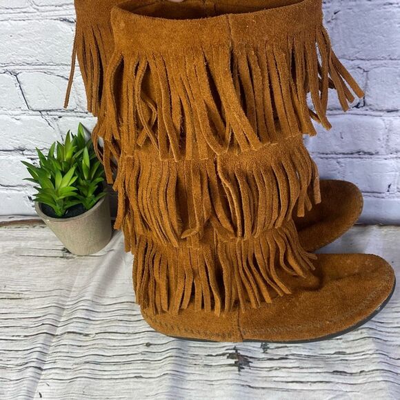 Minnetonka 3 Layer Fringe Suede Boot Size 7 Brown - Picture 3 of 7